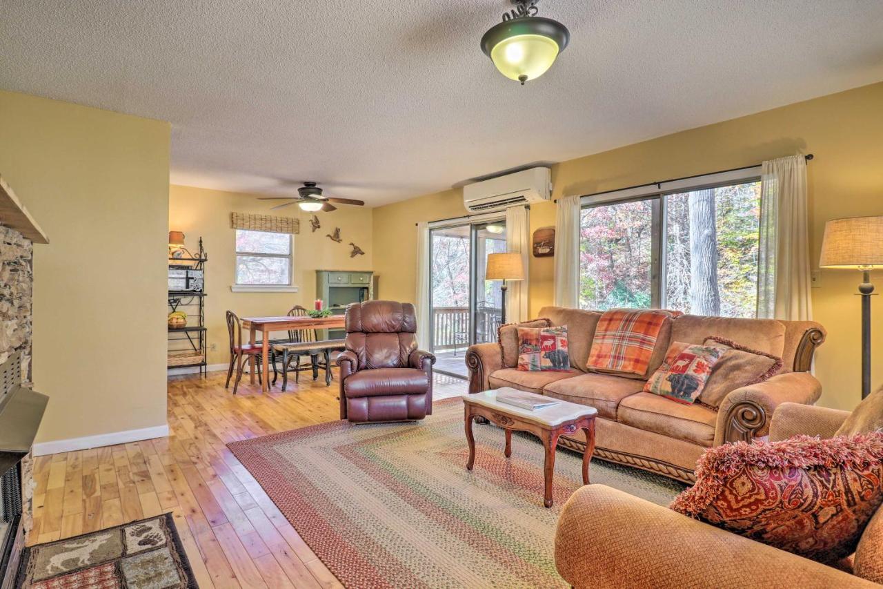 Creekside Retreat With Deck, 18 Miles To Wolf Ridge Villa Weaverville Bagian luar foto