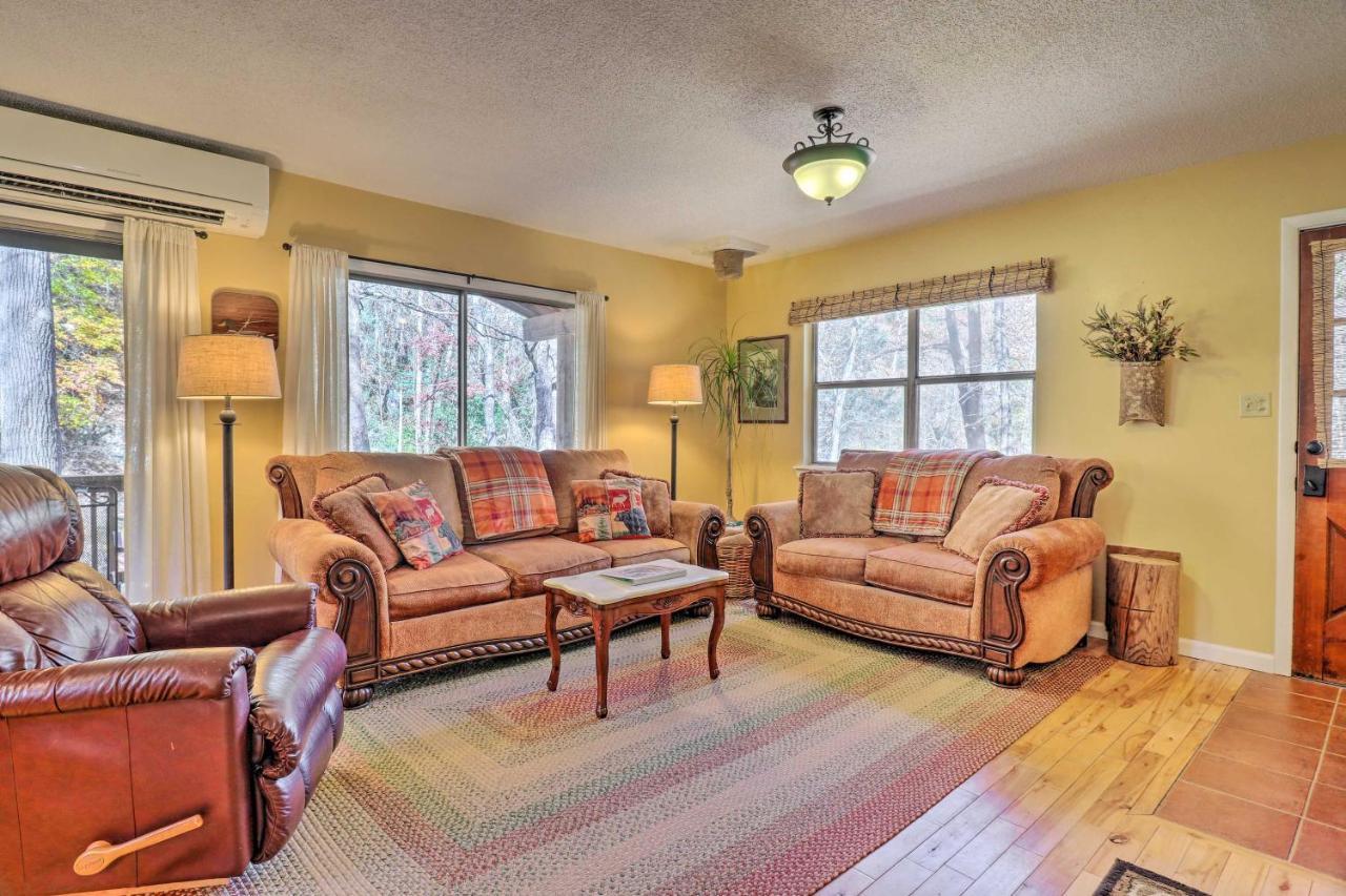 Creekside Retreat With Deck, 18 Miles To Wolf Ridge Villa Weaverville Bagian luar foto