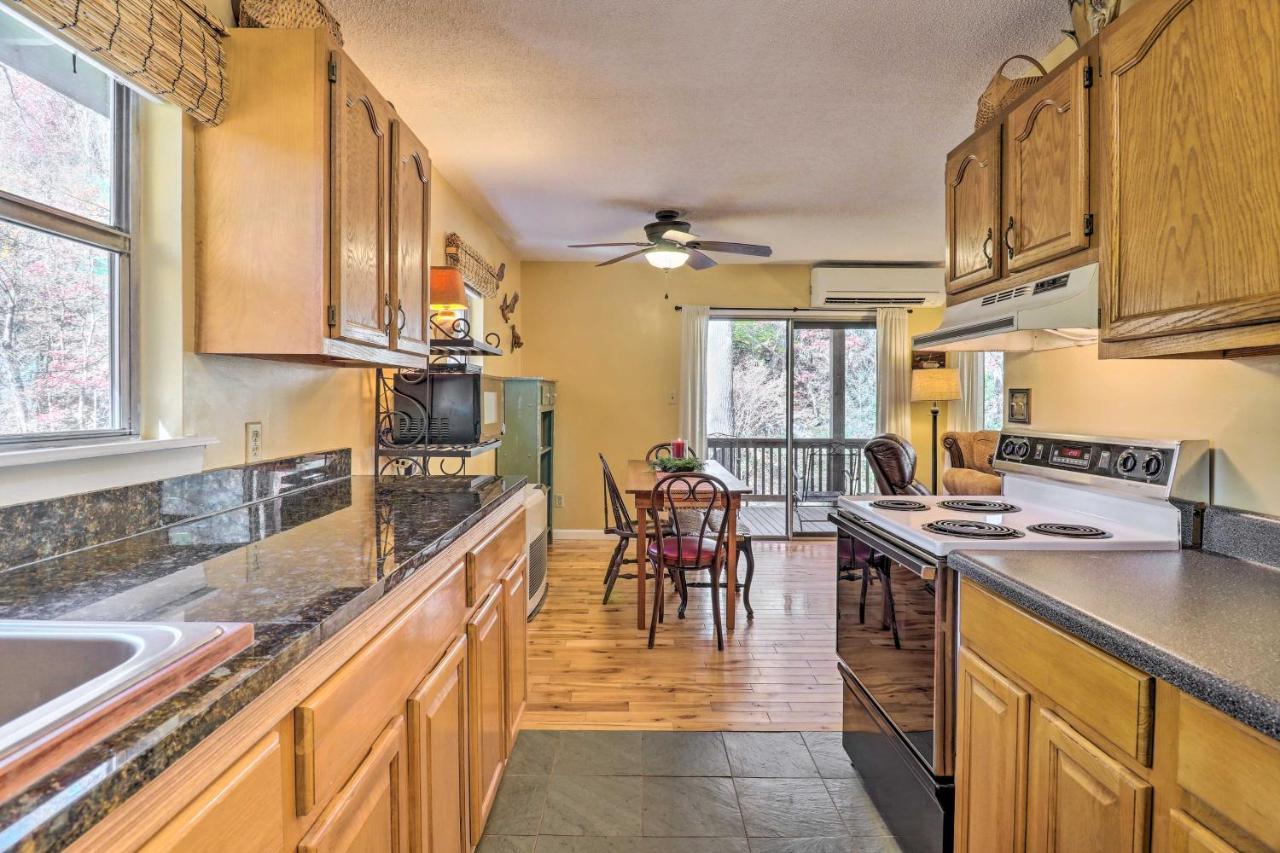 Creekside Retreat With Deck, 18 Miles To Wolf Ridge Villa Weaverville Bagian luar foto