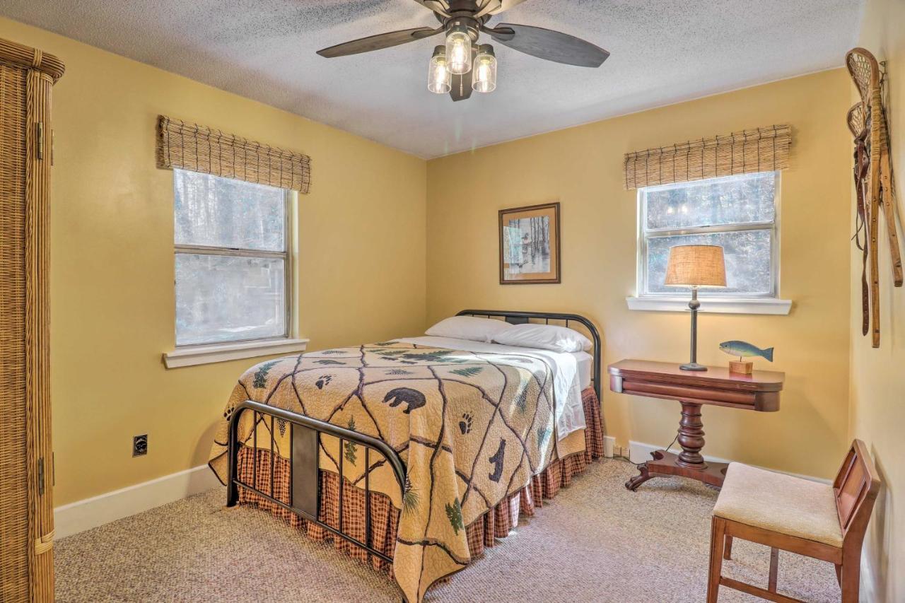 Creekside Retreat With Deck, 18 Miles To Wolf Ridge Villa Weaverville Bagian luar foto